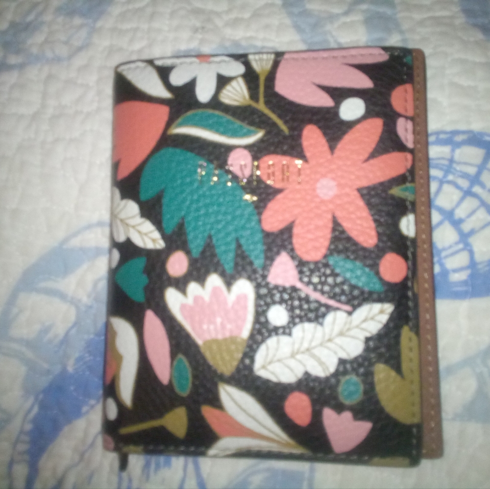 Fossil passport wallet , brown with flowers